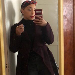 Meet your Posher, Caitlin